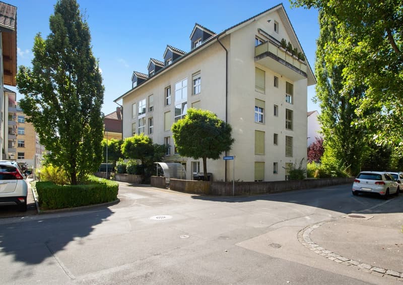 Charming 2-room apartment with balcony in the popular Länggasse (1)
