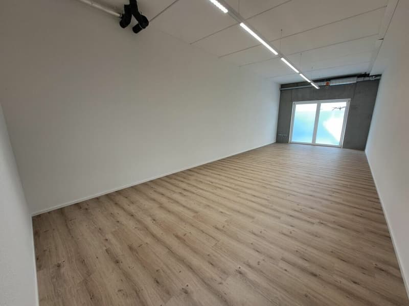Ufficio attraente con 23m2 di spazio (4)