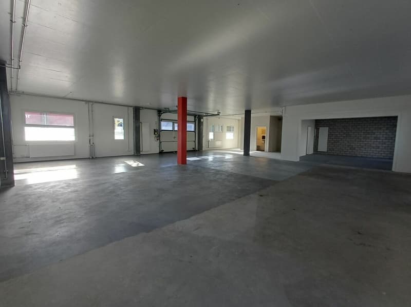 Espace commercial attractif de 195m2 à louer (2)