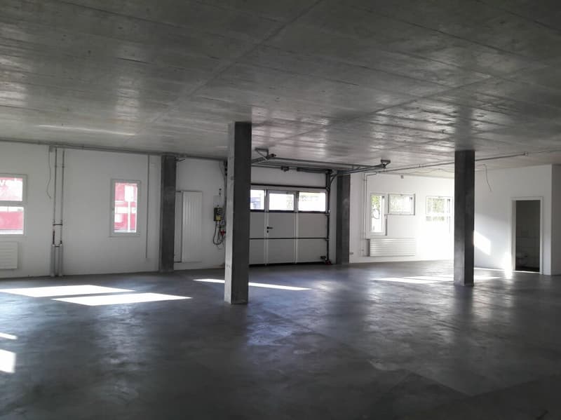 Espace commercial attractif de 195m2 à louer (1)