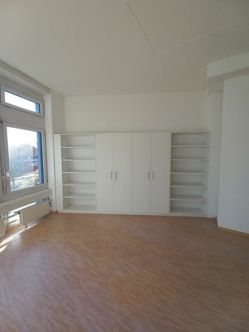 Spazi commerciali/ uffici su 2 piani (12)
