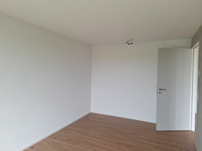 Stilvolle 2.5-Zimmerwohnung mit Blick ins Grüne (4)