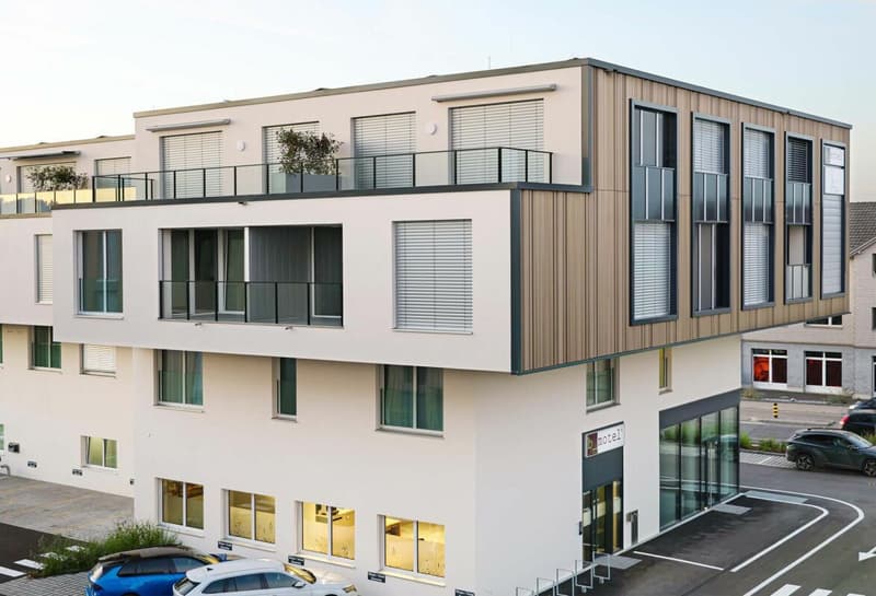 Attractive 2.5-room apartment with comfortable loggia (1)