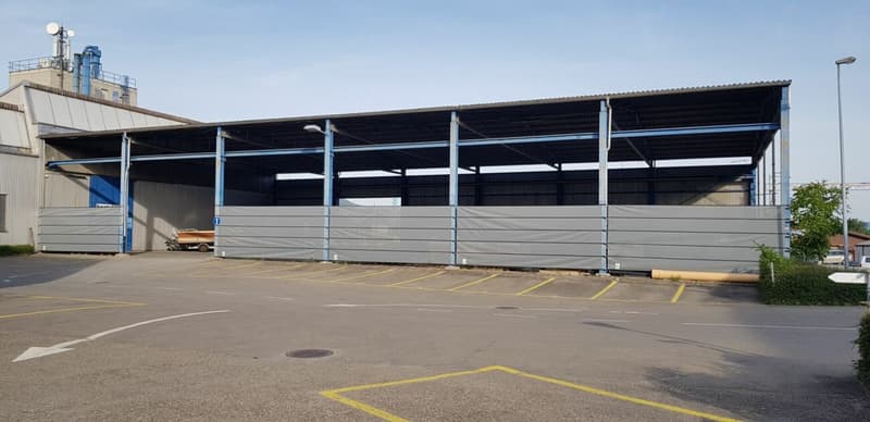 Aussenparkplatz
