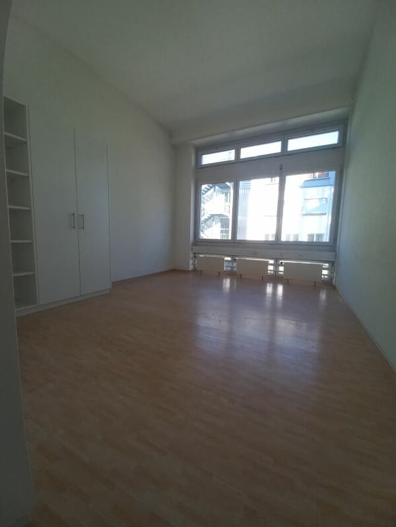 Gewerbe-/ Büroräumlichkeiten auf 2 Etagen (9)