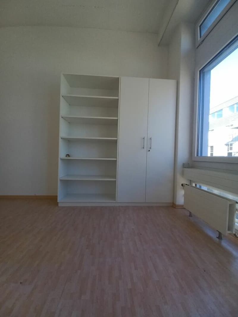 Gewerbe-/ Büroräumlichkeiten auf 2 Etagen (13)