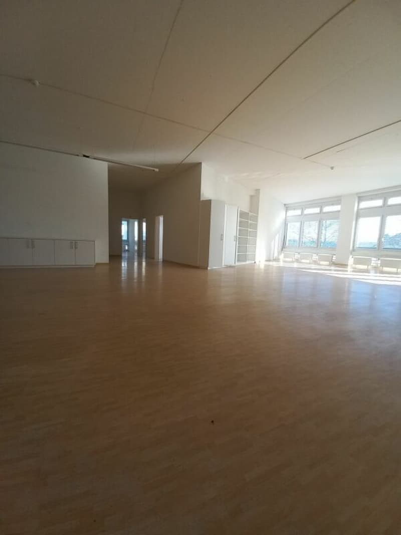 Gewerbe-/ Büroräumlichkeiten auf 2 Etagen (7)