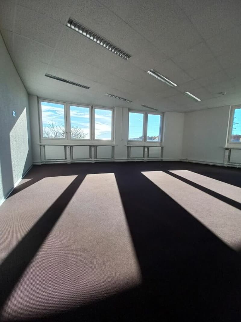Bürofläche im 1.OG zu vermieten (2)