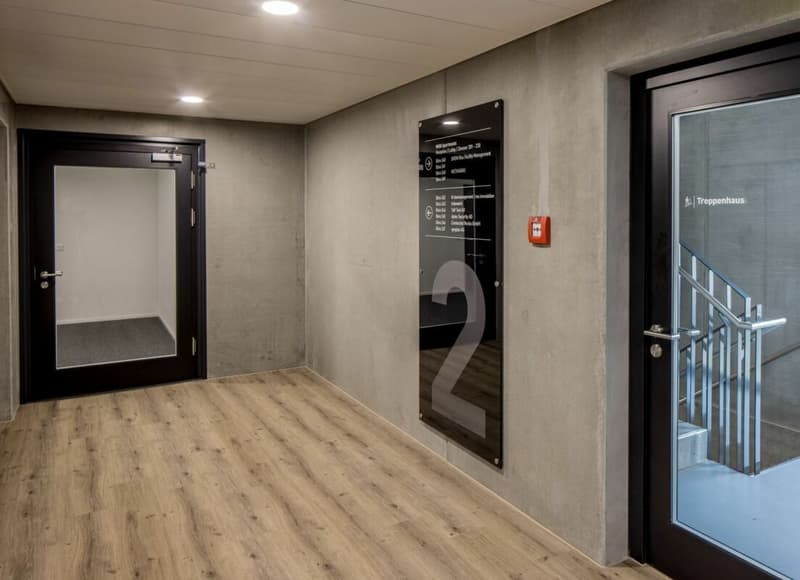Büro mit 45m2 in Gewerbegebäude zu vermieten (3)