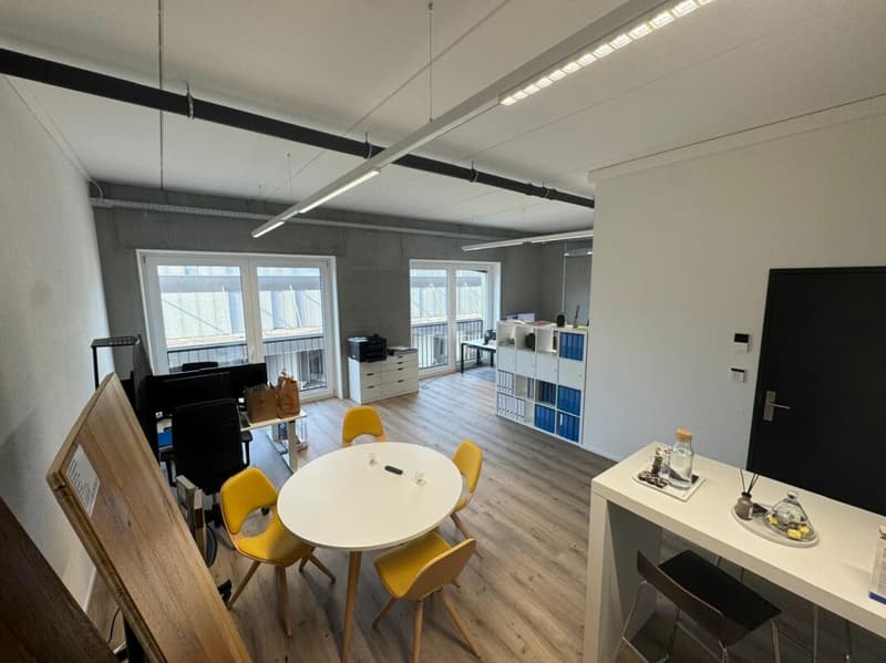 Büro mit 45m2 in Gewerbegebäude zu vermieten (4)