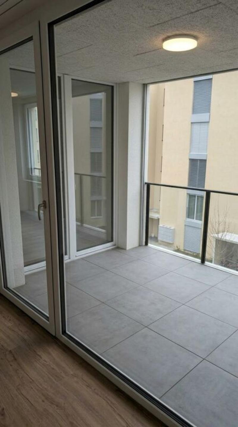 Attraktive 2.5-Zimmerwohnung mit komfortabler Loggia (8)