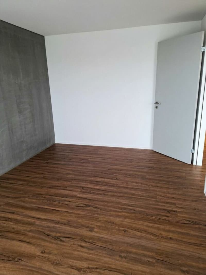 Attraktive 2.5-Zimmerwohnung mit komfortabler Loggia (4)