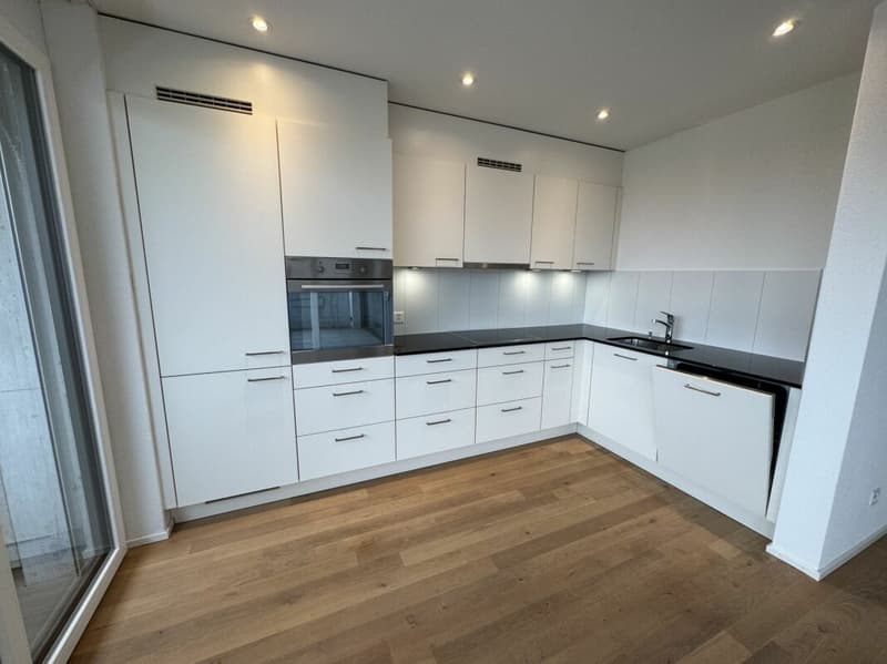 *helle und gut gelegene 3.5 Zimmerwohnung* (2)