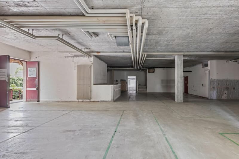 Ampio spazio commerciale o di stoccaggio nel centro di Sirnach (7)