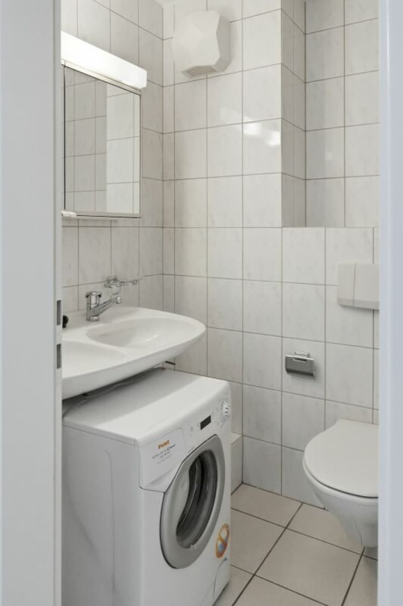 Bright 2.5-room apartment in a central location in St. Gallen (8)