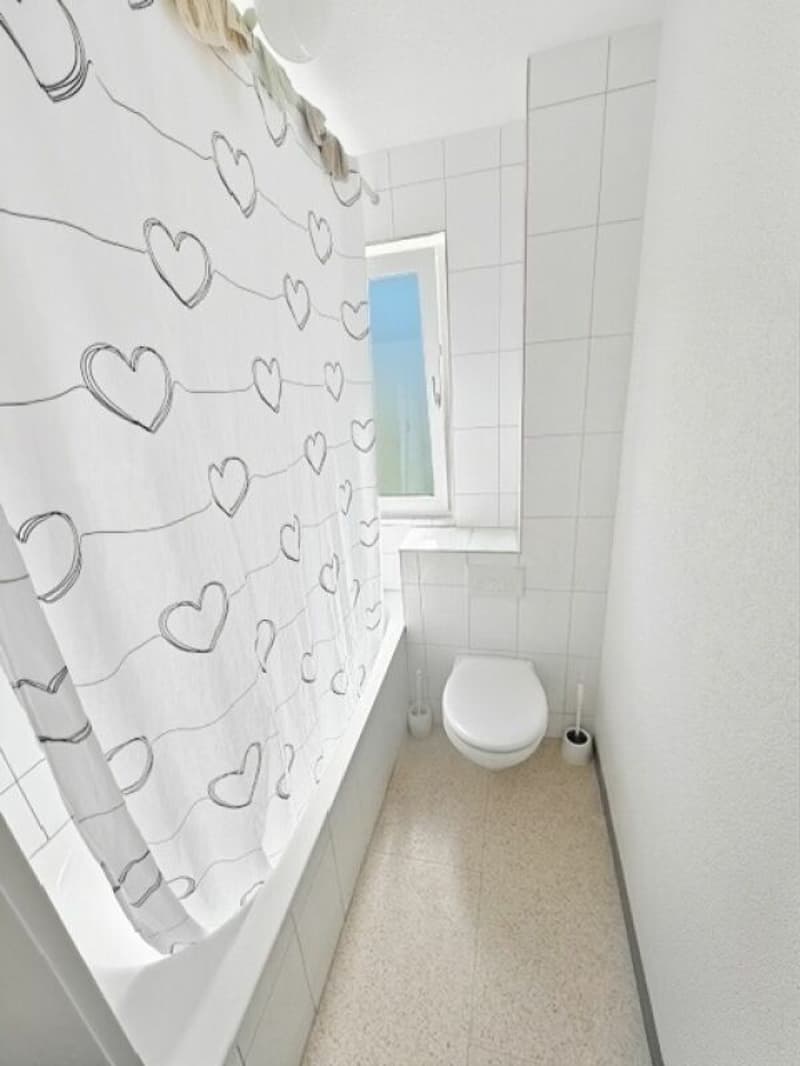 Geräumige 4.5 Zimmer-Wohnung an zentraler Lage (9)