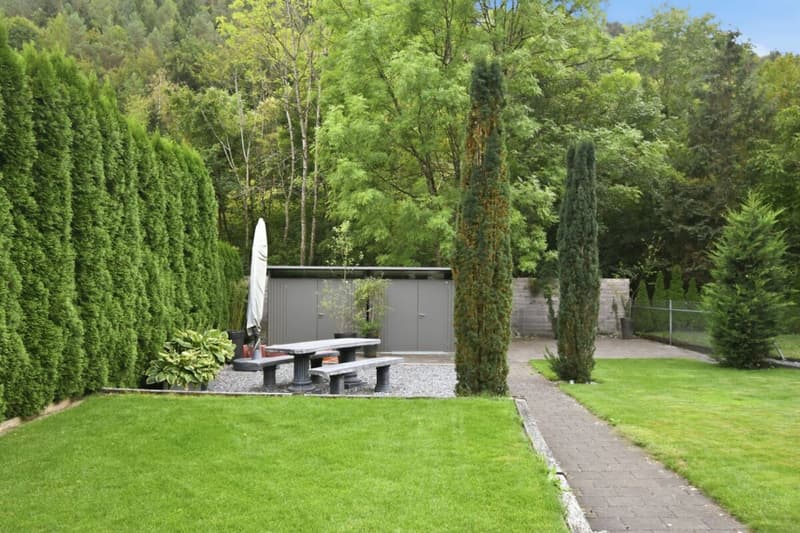 Grillstelle und Gartenhaus
