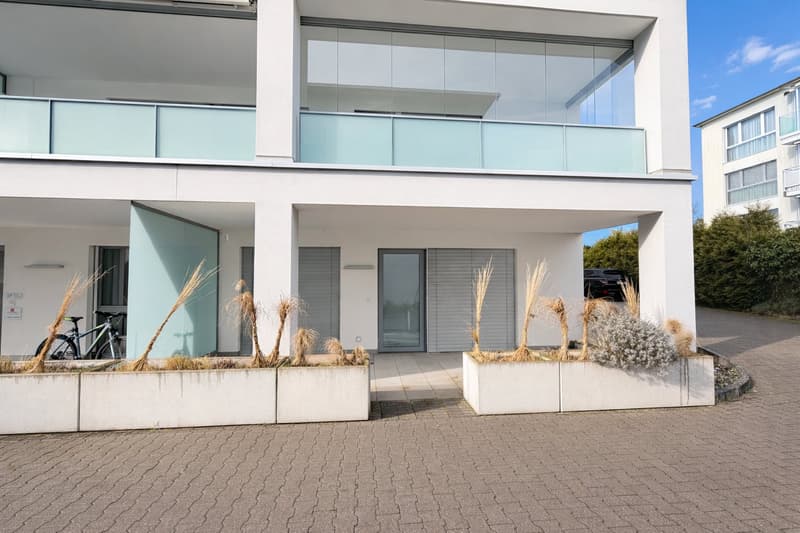 Modern 1.5-room office with kitchen & bathroom – Top location near Tram St. Katharinen (6)