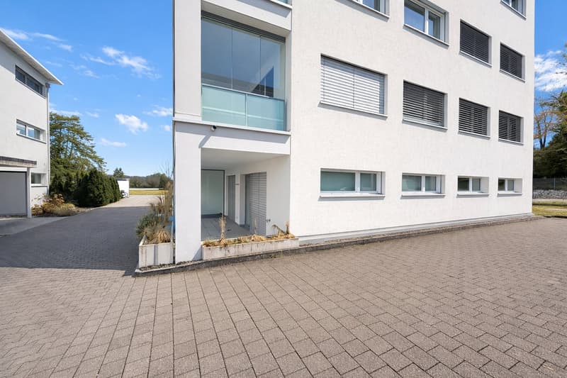 Modern 1.5-room office with kitchen & bathroom – Top location near Tram St. Katharinen (7)