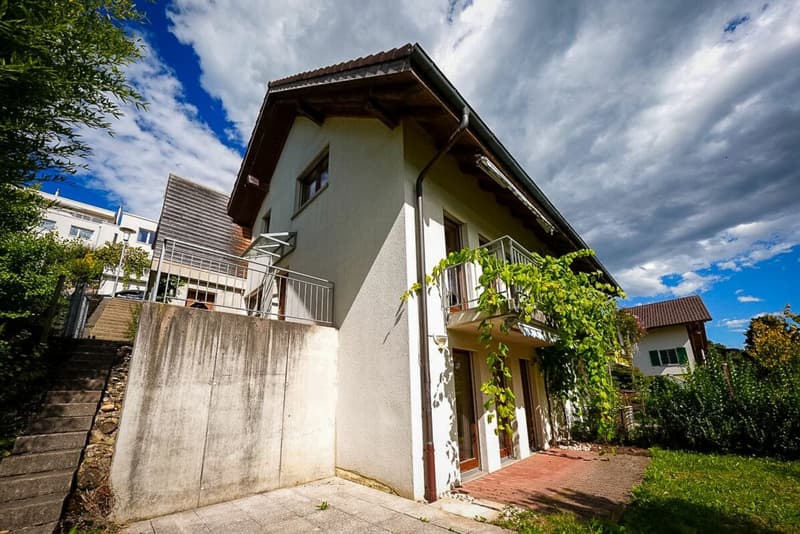 Maison mitoyenne ensoleillée avec vue sur la montagne (2)