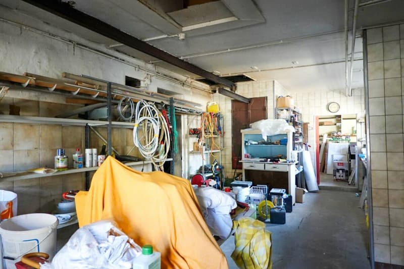 Living, commerce, store, hobby rooms (11)