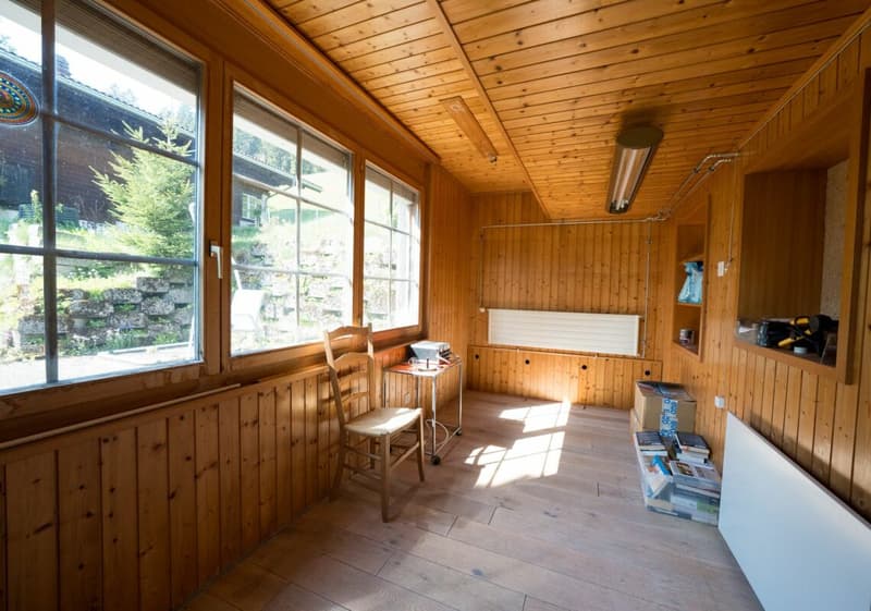 Two residential houses including studio and shop (14)