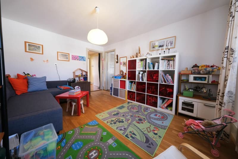 Central 5-room apartment on the 2nd floor (7)