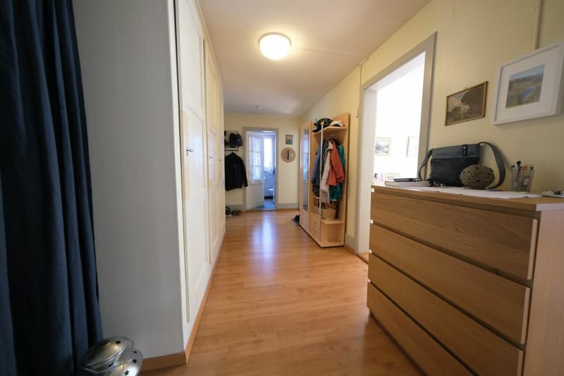 Central 5-room apartment on the 2nd floor (4)