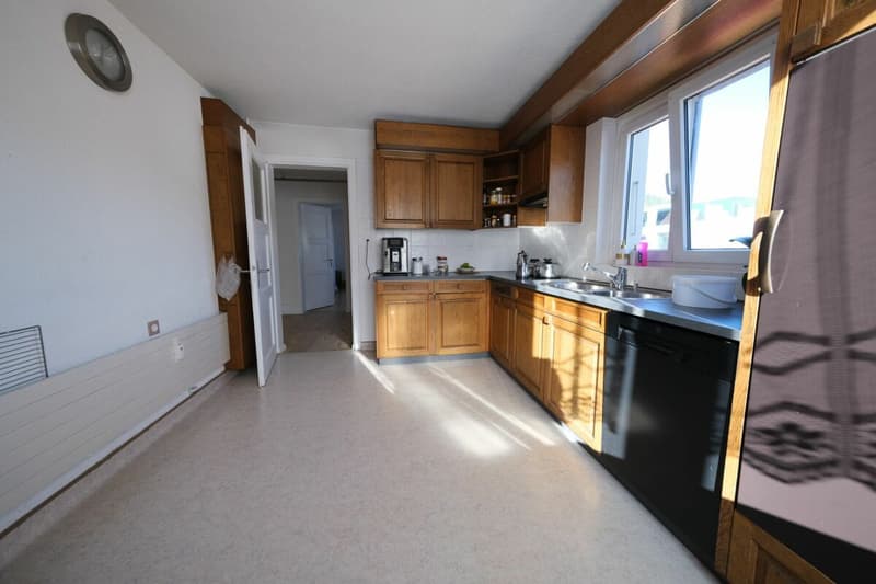 Central 5-room apartment on the 1st floor (6)