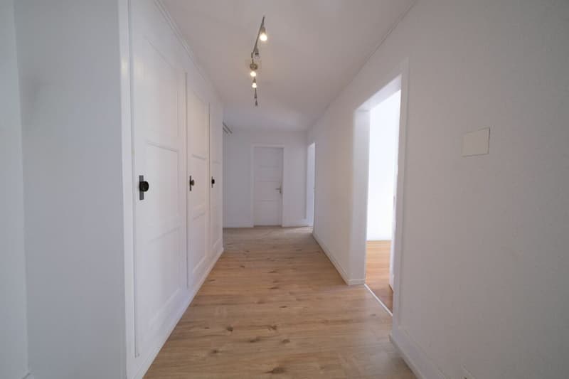 Central 5-room apartment on the 1st floor (4)