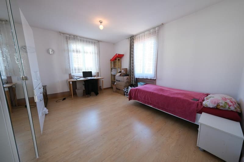 Central 5-room apartment on the 1st floor (9)