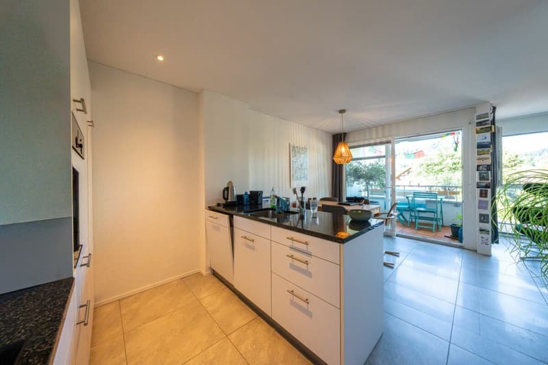 Moderne 2.5-Zimmerwohnung 2. OG Mitte (2)