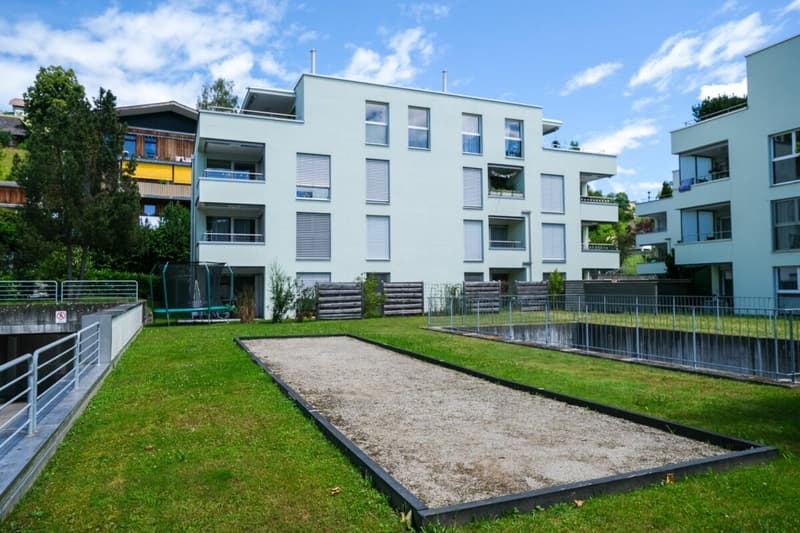 Moderne 2.5-Zimmerwohnung 1. OG Mitte (1)