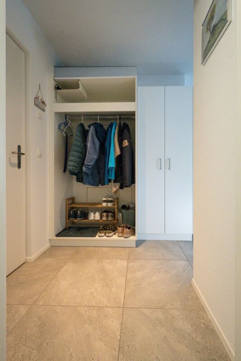 Moderne 2.5-Zimmerwohnung 1. OG Mitte (8)