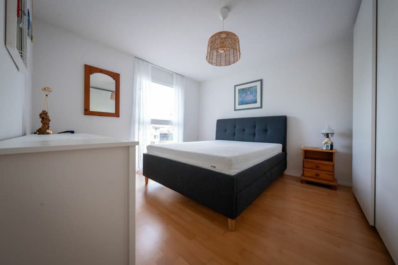 Moderne 2.5-Zimmerwohnung 1. OG Mitte (6)