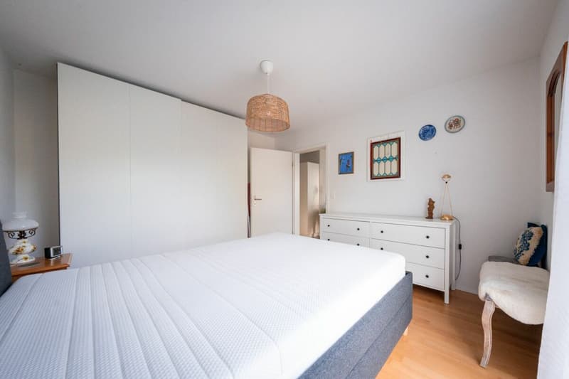Moderne 2.5-Zimmerwohnung 1. OG Mitte (7)
