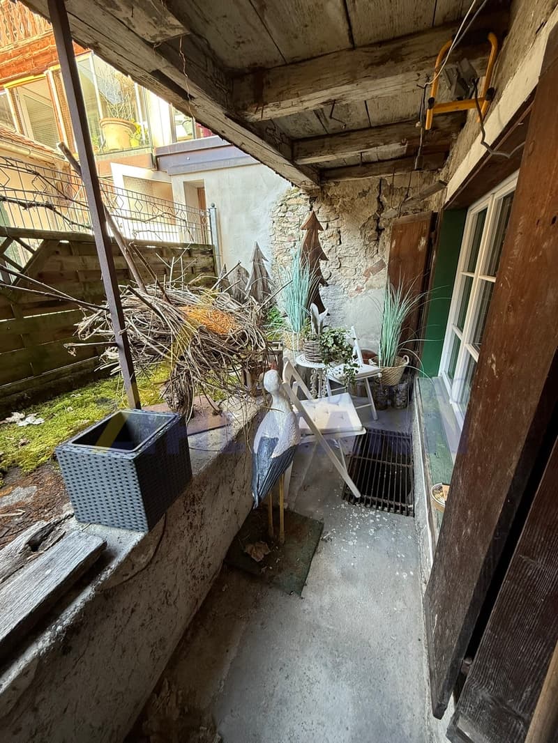 Historic residential and commercial building with potential (4)