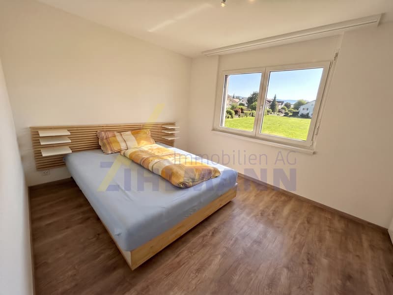 Charming 6.5-room single-family house with separate apartment (11)