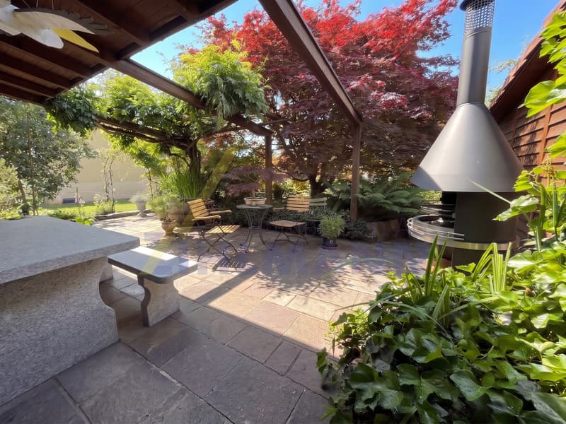 Charming 6.5-room single-family house with separate apartment (2)