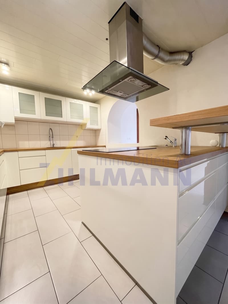 Proprietà residenziale e commerciale attraente con grande potenziale di utilizzo (10)