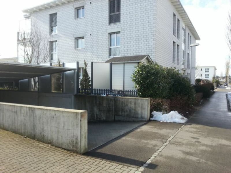 Place de garage à louer à Lyss près de Coop/Centre (2)