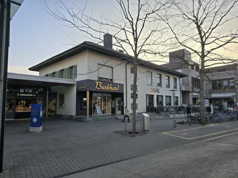 Praktisches Büro mit WC und Kühlschrank direkt am Bahnhof (1)