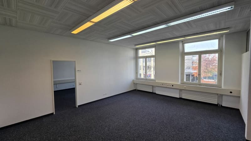 Praktisches Büro mit WC und Kühlschrank direkt am Bahnhof (6)