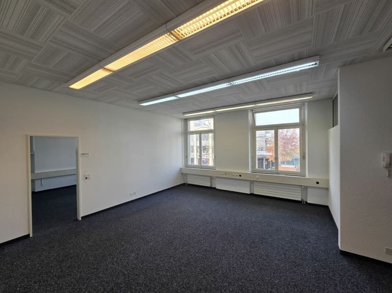 Praktisches Büro mit WC und Kühlschrank direkt am Bahnhof (5)