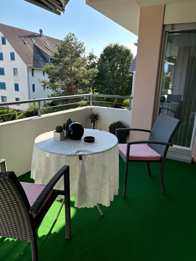 2.5-Zimmer-Wohnung - möbliert - mit Balkon in Buchs Zürich (22)