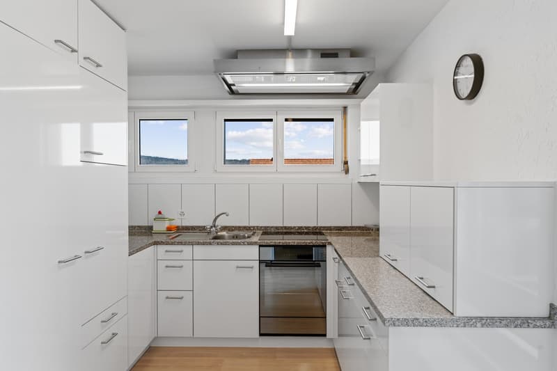 Möblierte 1.5-Zimmer-Wohnung mit Balkon in Dällikon Zürich (6)