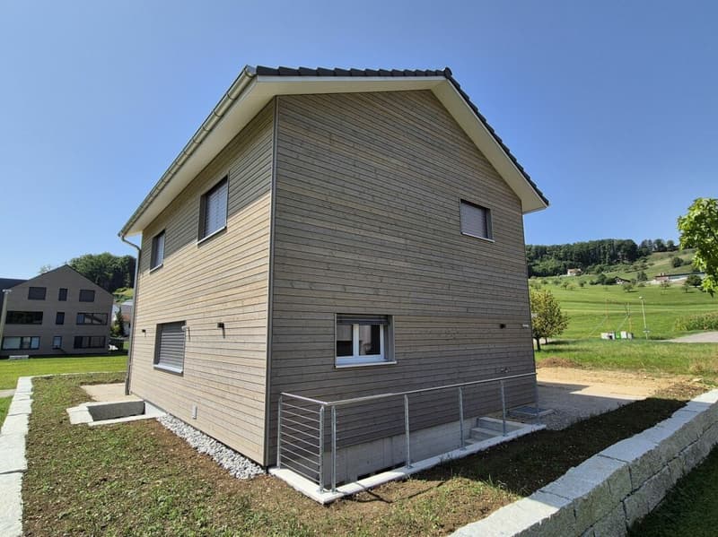 Casa unifamiliare moderna con costruzione di alta qualità e casa intelligente Loxone Smart Home (12)