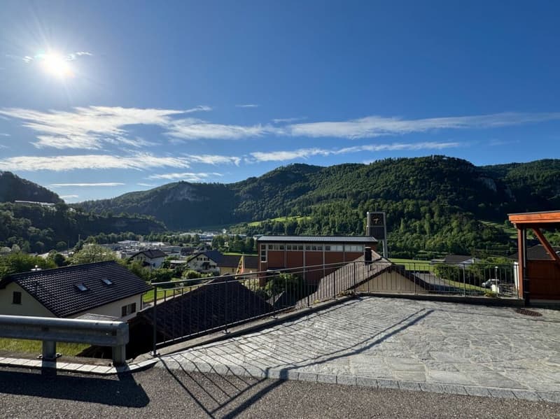 Renovated single-family home with fantastic panoramic views (16)