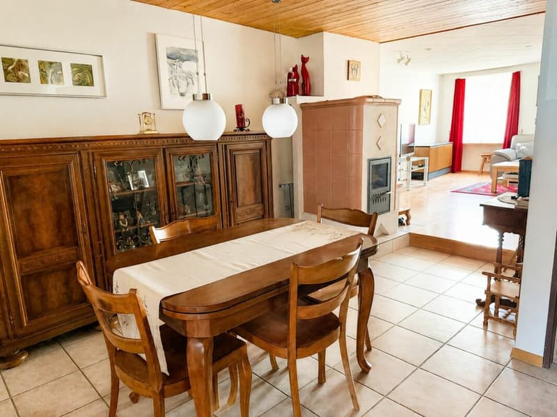 Charming semi-detached single-family house with versatile space offer in a quiet, central location (5)