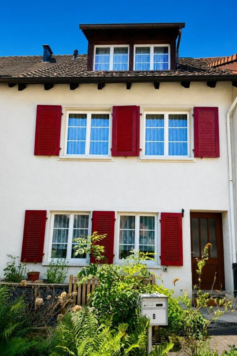 Charming semi-detached single-family house with versatile space offer in a quiet, central location (1)